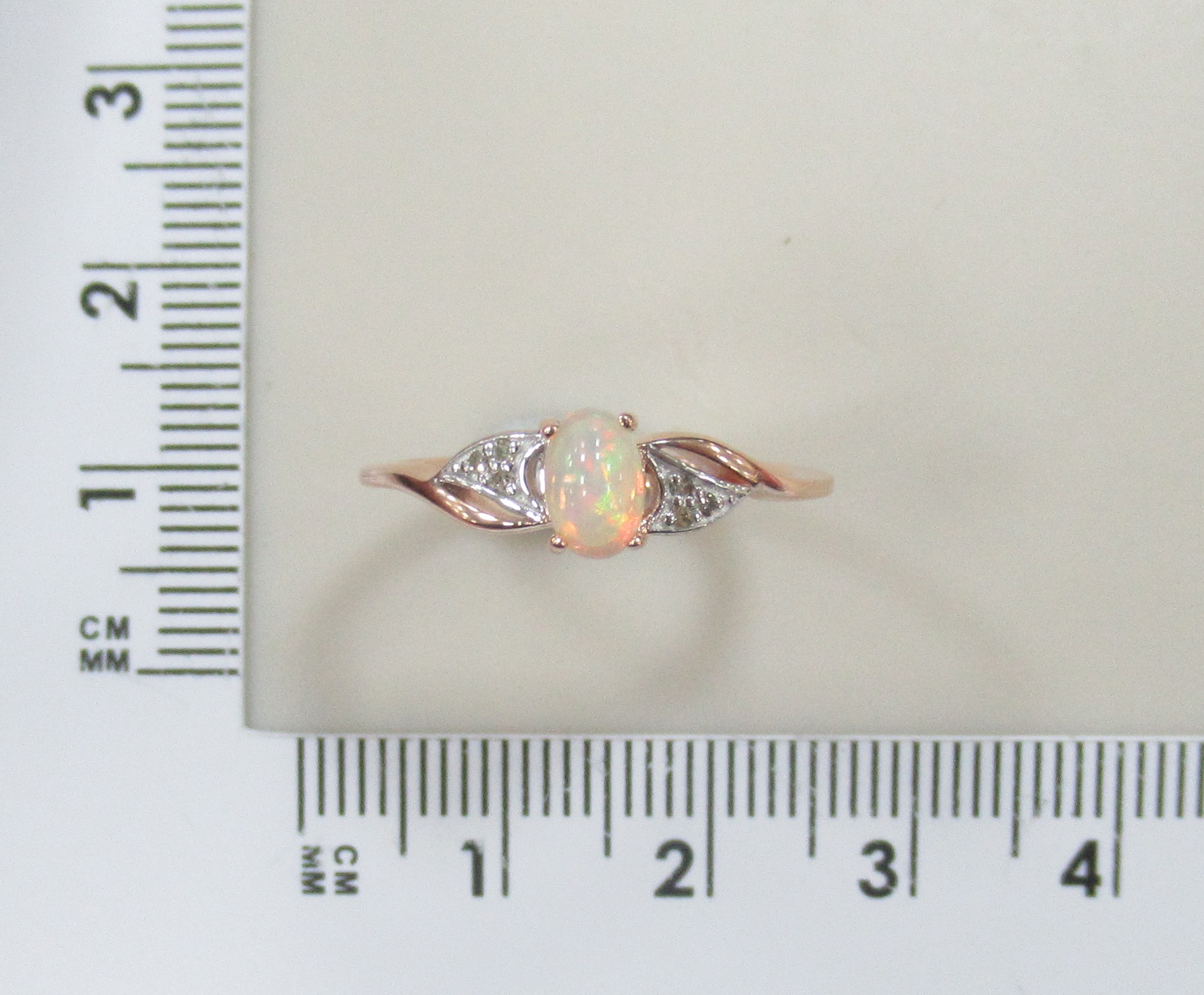 Серебряное кольцо с опалом